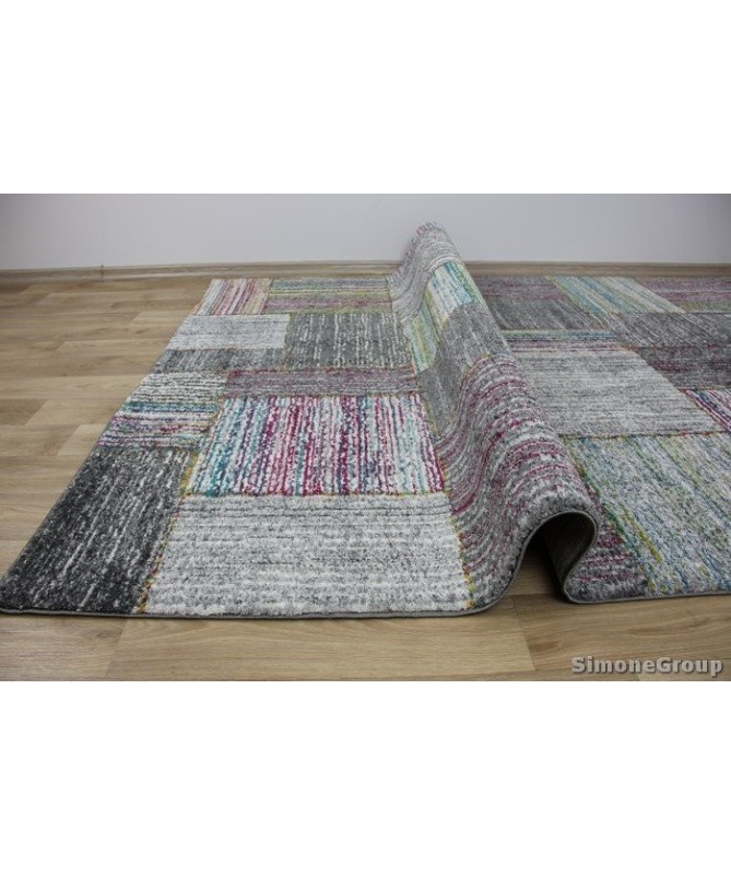 Nowoczesny dywan szary New Look 25218779 - geometryczny wzór - dywaneo.pl