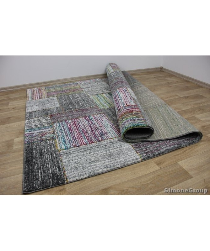 Nowoczesny dywan szary New Look 25218779 - geometryczny wzór - dywaneo.pl