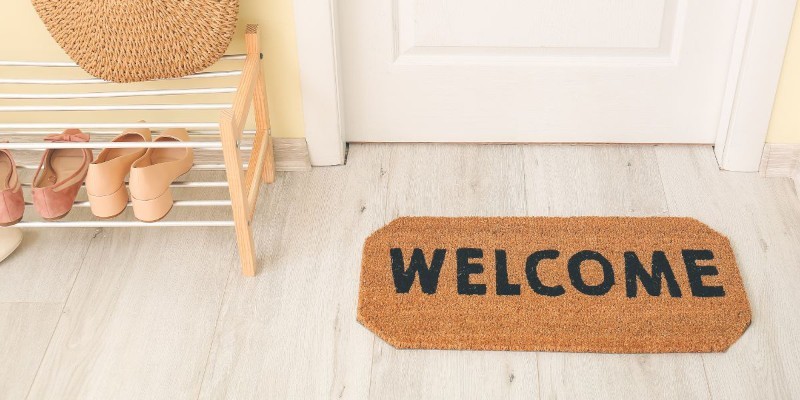 Jak wybrać idealną wycieraczkę pod drzwi? Funkcjonalność i design